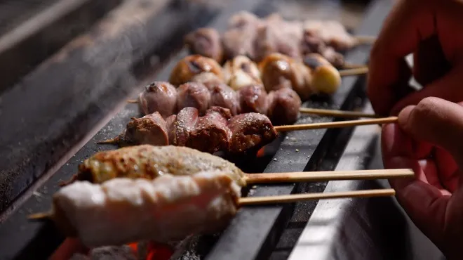 備長炭でじっくり焼き上げる